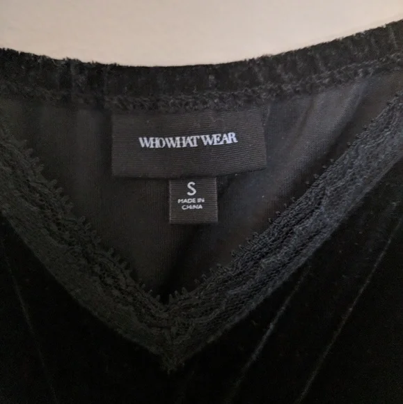 WHO WHAT WEAR Velvet & Lace Tank Top - Picture 3 of 8